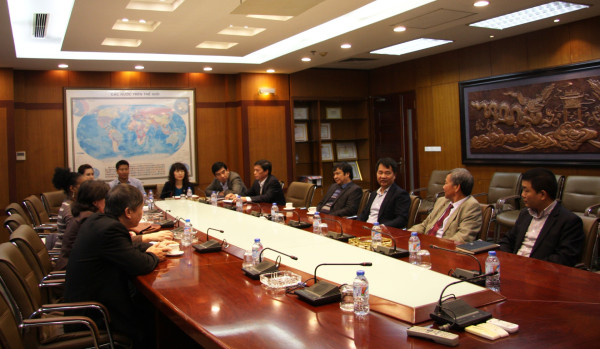 Tân Đại sứ Cộng hòa Cuba đến thăm Tổng công ty Viglacera-CTCP